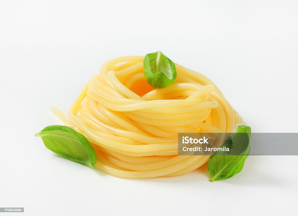 Arrotolato spaghetti - Foto stock royalty-free di Nido di animale