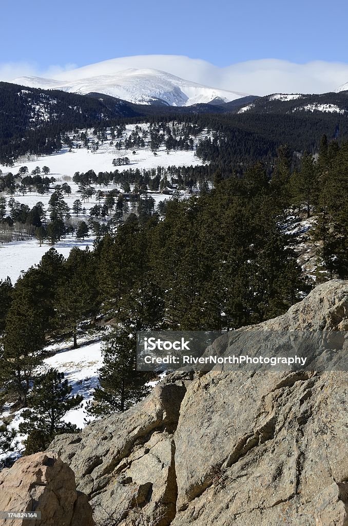 Скалистые горы зимой - Стоковые фото Без людей роялти-фри