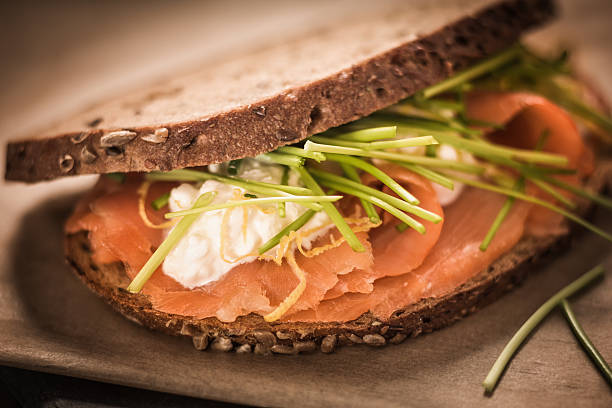 sandwich al salmone affumicato - smoked salmon salt healthy lifestyle cold foto e immagini stock