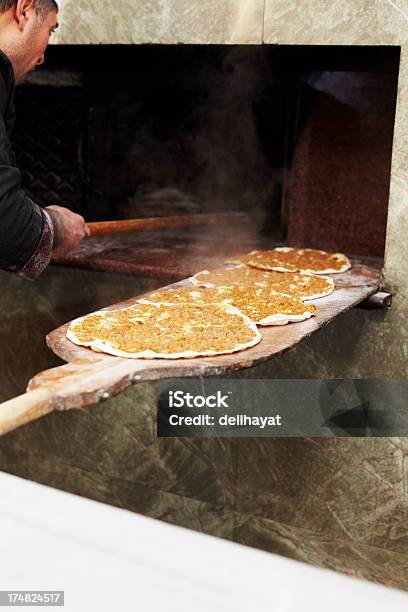 Koch Kochen Stockfoto und mehr Bilder von Arbeiten - Arbeiten, Arbeiter, Brot backen