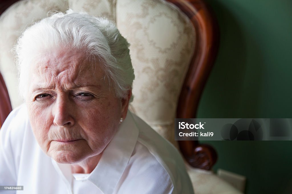 Mujer de edad avanzada - Foto de stock de Mujeres mayores libre de derechos