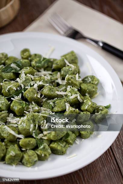 Batata Gnochi Com Manteiga De Salva - Fotografias de stock e mais imagens de Cor verde - Cor verde, Gnochi, Alimentação Saudável