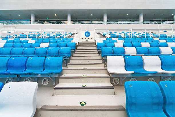 estádio suporte seguro sair - bleachers olympic stadium architecture blue imagens e fotografias de stock