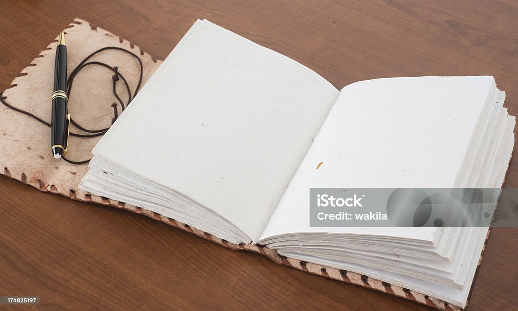 Почерк в leatherbook ampty сайты с copyspace - Стоковые фото Без людей роялти-фри