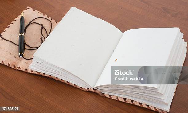 Почерк В Leatherbook Ampty Сайты С Copyspace — стоковые фотографии и другие картинки Без людей - Без людей, Бизнес, Горизонтальный