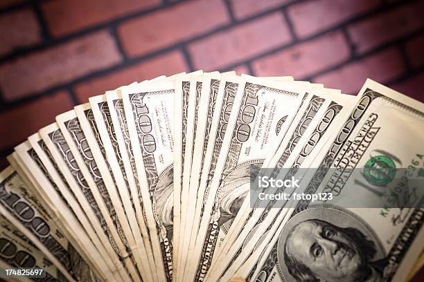 Вентилятор В Размере 100 Долларов Банкноты Сша — стоковые фотографии и другие картинки 100 американских долларов - 100 американских долларов, Money to burn - английское выражение, Азартные игры