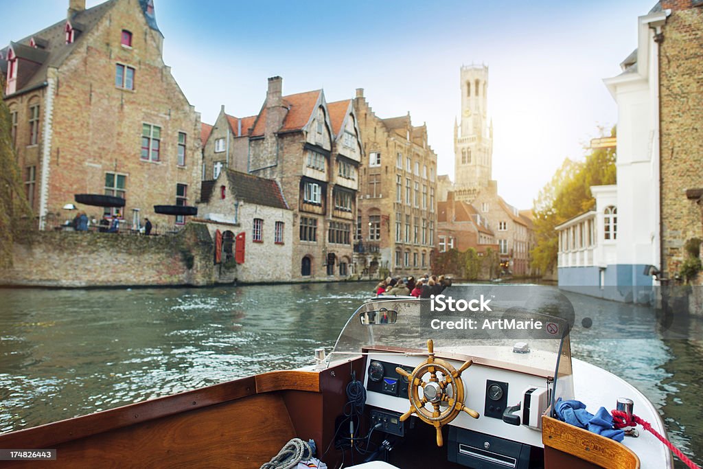 Barco de Turismo em Bruges - Foto de stock de Bruges royalty-free