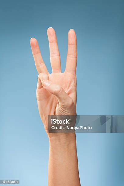 Язык Жестовw — стоковые фотографии и другие картинки Алфавитный порядок - Алфавитный порядок, Американский язык жестов, Бежевый