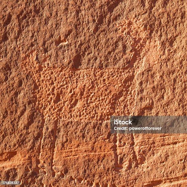 Photo libre de droit de Pétroglyphes De Monument Valley banque d'images et plus d'images libres de droit de Antique - Antique, Antiquités préhistoriques, Arizona
