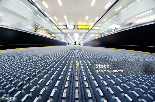 Automatico Marciapiede - Fotografie stock e altre immagini di Aeroporto Internazionale di Taoyuan - Aeroporto Internazionale di Taoyuan, Acciaio, Aeroporto