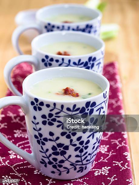 Foto de Porção De Sopa e mais fotos de stock de Alimentação Saudável - Alimentação Saudável, Alimento básico, Batatas Prontas