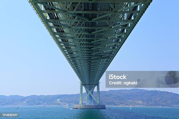 Foto de Ponte De Akashi e mais fotos de stock de Ponte do canal de Akashi - Ponte do canal de Akashi, Cabo de Aço, Mar