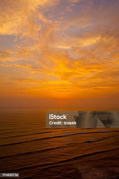 金海の夕日 - Horizonのストックフォトや画像を多数ご用意 - Horizon, オレンジ色, ドラマチックな空模様