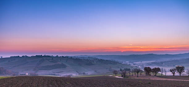 istock Sunrise over the tuscan hills 174831145