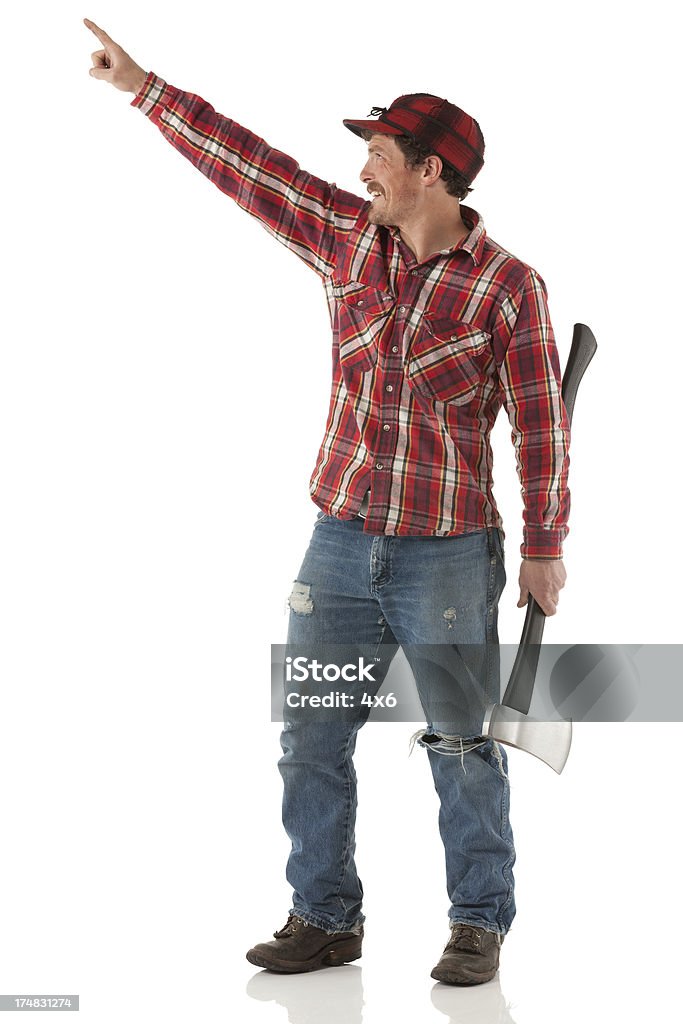 Lumberman avec une Hache et pointant du doigt - Photo de Adulte libre de droits
