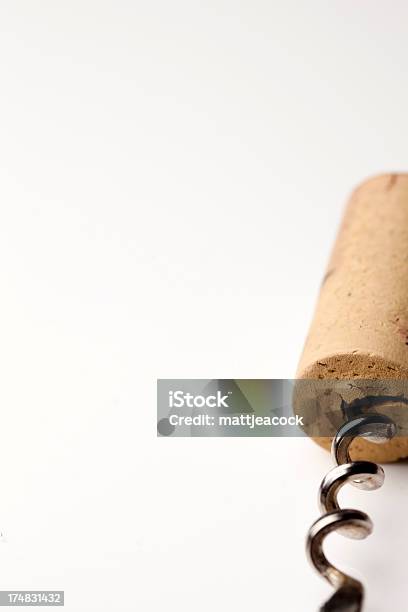 Cortiça E Sacarolhas - Fotografias de stock e mais imagens de Abridor de Garrafa - Abridor de Garrafa, Bebida, Bebida Alcoólica