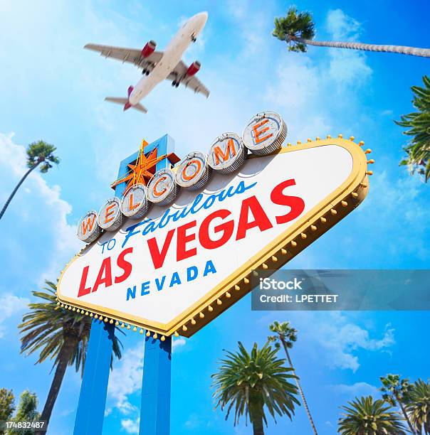 Photo libre de droit de Bienvenue Sur Le Fabuleux Signe De Las Vegas Dans Le Nevada banque d'images et plus d'images libres de droit de Panneau de bienvenue à Las Vegas