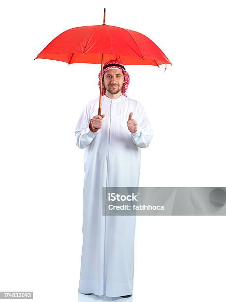 アラビアのビジネスマン赤色傘 - サウジアラビアのストックフォトや画像を多数ご用意 - サウジアラビア, 遮蔽, 男性