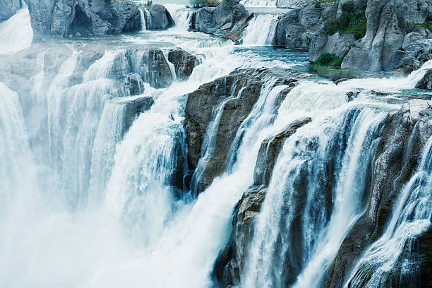 cachoeira de shoshone - idaho waterfall natural landmark extreme terrain - fotografias e filmes do acervo