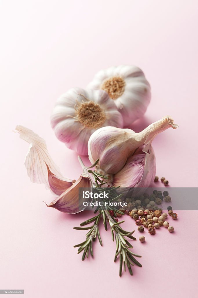 Parfum: L'ail et romarin et de poivre - Photo de Ail - Légume à bulbe libre de droits