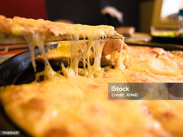 Foto de Pizza Com Frutos Do Mar e mais fotos de stock de Assado no Forno - Assado no Forno, Camarão - Frutos do Mar, Cebola