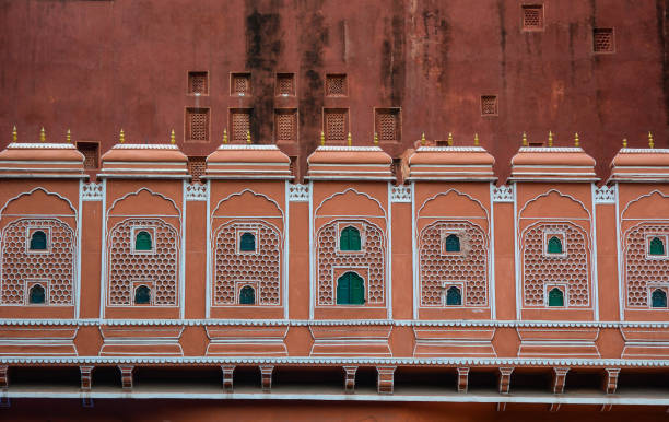 hawa mahal (pałac wiatru) w: dżajpur - dżajpur zdjęcia i obrazy z banku zdjęć
