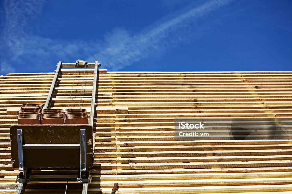 Geflieste Dach unter Konstruktion - Lizenzfrei Arbeitsstätten Stock-Foto