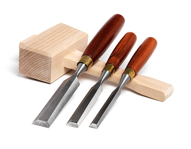 conjunto de cinceles y madera martillo - work tool chisel wood mallet fotografías e imágenes de stock