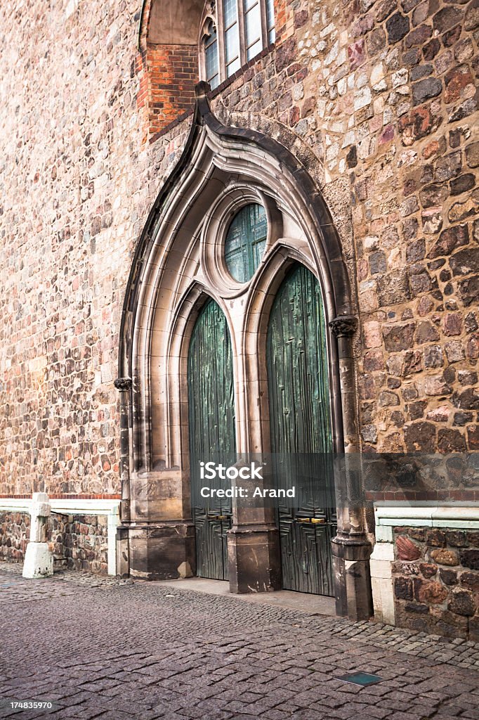 Chiesa di ingresso - Foto stock royalty-free di Ambientazione esterna