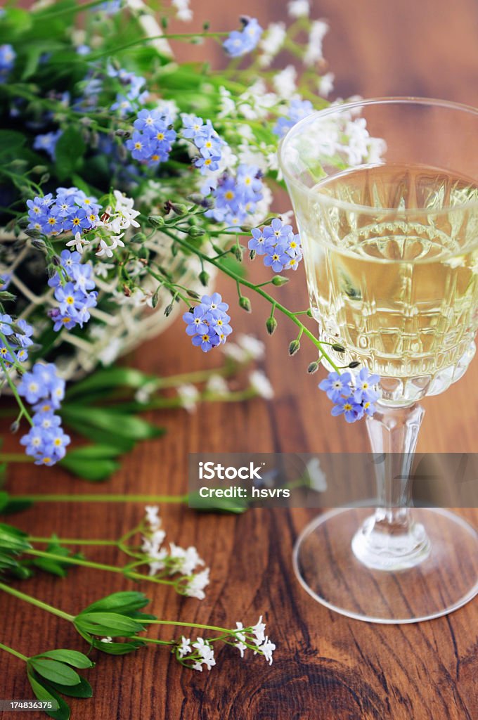 woodruff théâtre avec des fleurs comme Myosotis - Photo de Alcool libre de droits