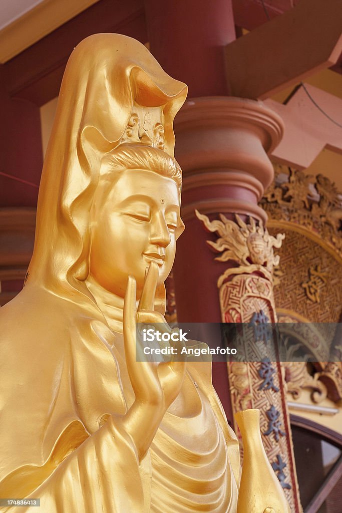 Estatua Dorada de Buda, Vietnam - Foto de stock de Amor - Sentimiento libre de derechos