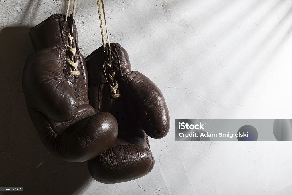 Guanti da boxe - Foto stock royalty-free di Attrezzatura per illuminazione