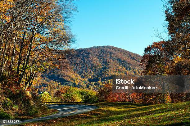 Blue Ridge Parkway Karolina Północna Usa - zdjęcia stockowe i więcej obrazów Appalachy - Appalachy, Asfalt, Bez ludzi