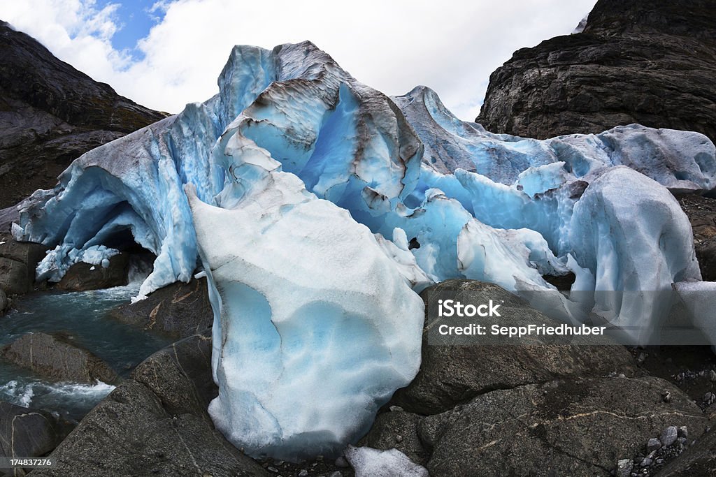 Geleira Nigadsbreen norueguesa - Foto de stock de Azul royalty-free