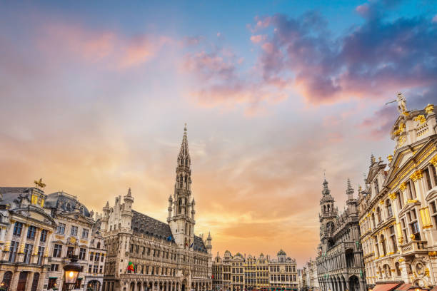 The Grand Place in Brussels, surrounded by buildings built between the 15th and 17th centuries.