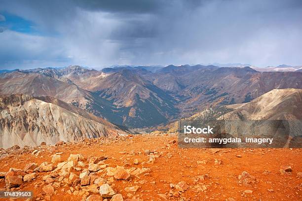 Vivid Paisaje De Las Montañas Foto de stock y más banco de imágenes de Aire libre - Aire libre, Aislado, Amarillo - Color