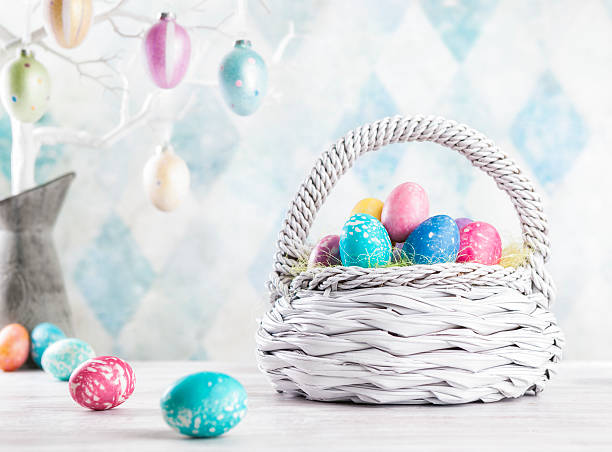 easter basket - craft eggs easter animal egg stock-fotos und bilder