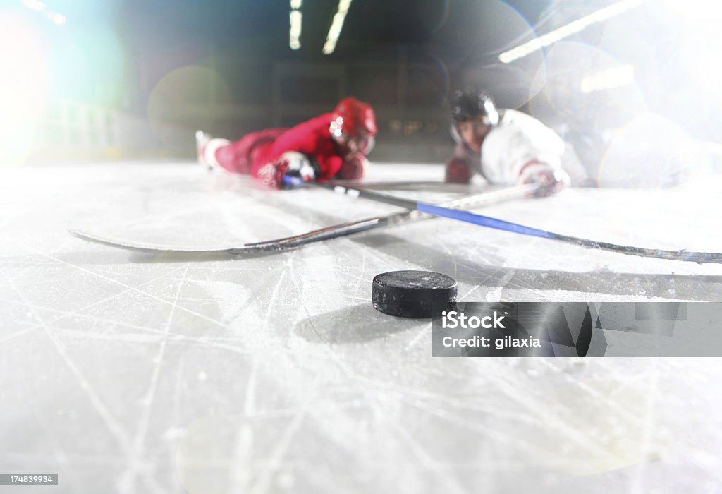 Eishockey duel. - Lizenzfrei Aktivitäten und Sport Stock-Foto