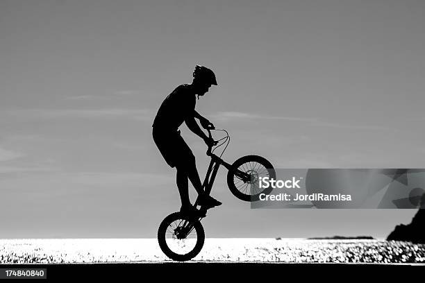 탈것 템즈 바다빛 경관에 대한 스톡 사진 및 기타 이미지 - 경관, 균형, 두발자전거