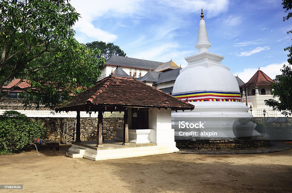 Mnich stupa, Kandy - Zbiór zdjęć royalty-free (Architektura)