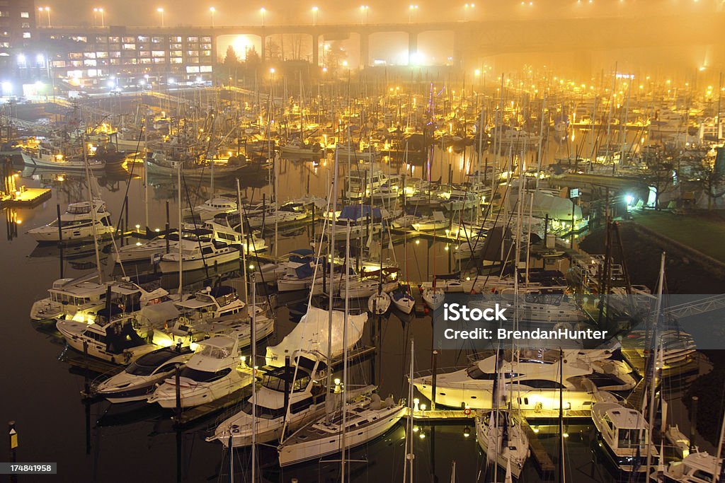 Boote im Nebel - Lizenzfrei Ansicht aus erhöhter Perspektive Stock-Foto