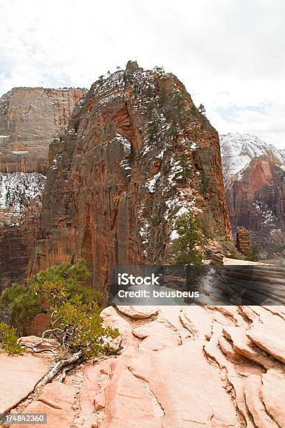 Foto de Angels Landing Com Neve e mais fotos de stock de EUA - EUA, Exterior, Fotografia - Imagem