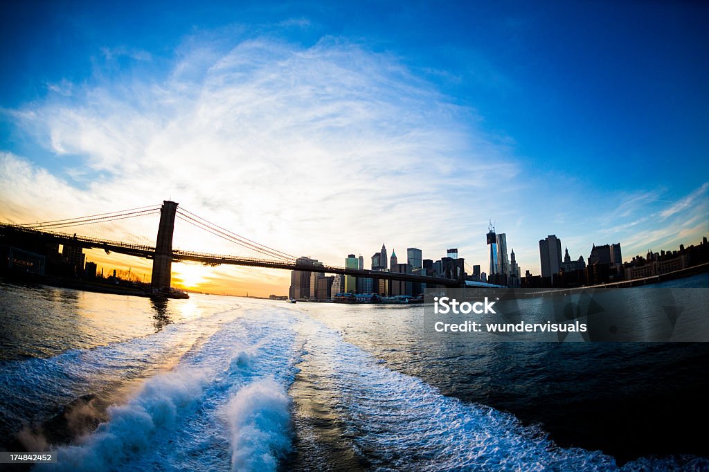 Rybie oko spojrzenie na Most Brookliński i Dolny Manhattan - Zbiór zdjęć royalty-free (Nowy Jork)