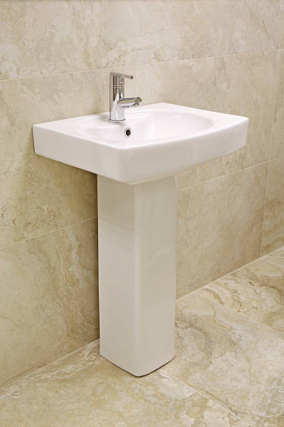 pia de banheiro branca e pedestal - sink bathroom pedestal tile - fotografias e filmes do acervo