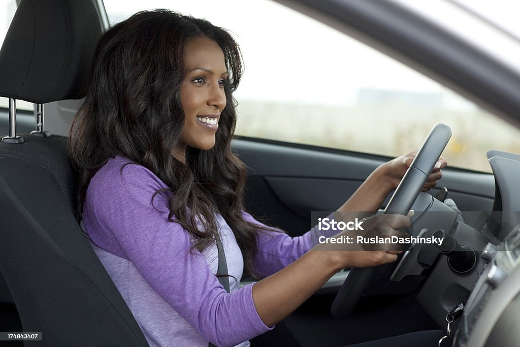 Frau mit dem Auto. - Lizenzfrei Fahren Stock-Foto