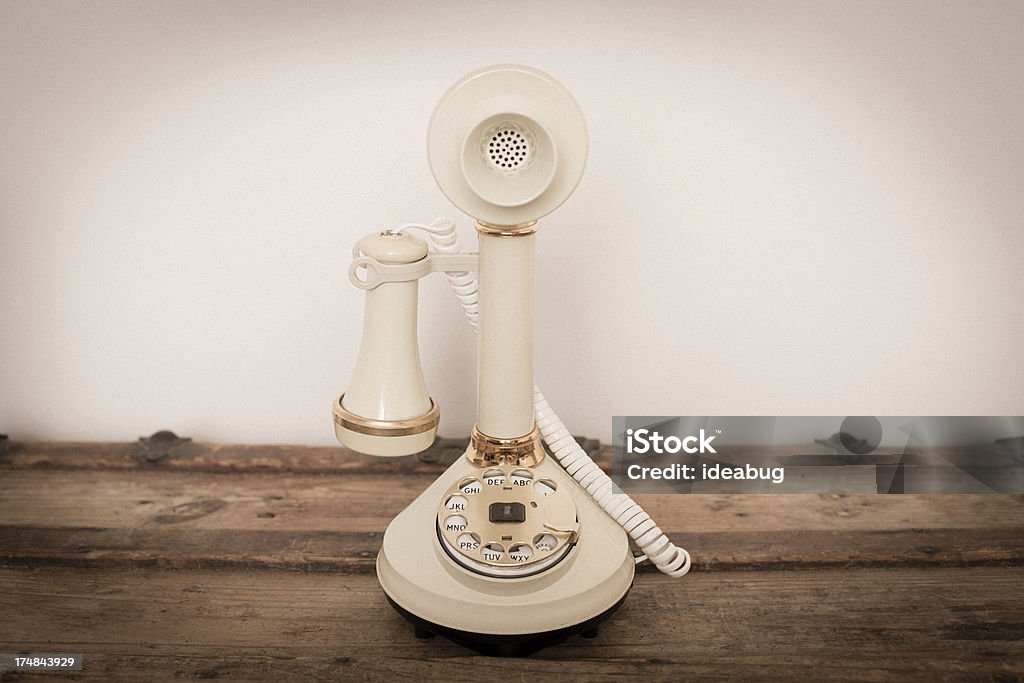 Anticuario Candlestick telefónico giratorio - Foto de stock de Anticuado libre de derechos