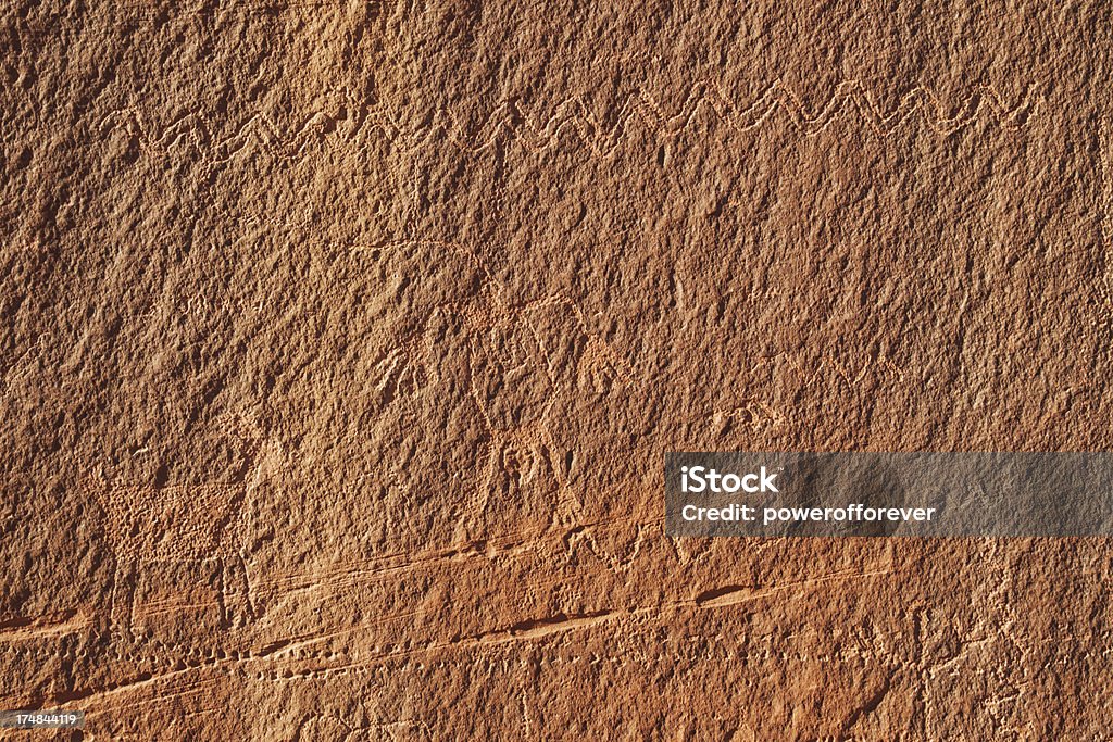 Petroglyphs w Monument Valley - Zbiór zdjęć royalty-free (Badlands)