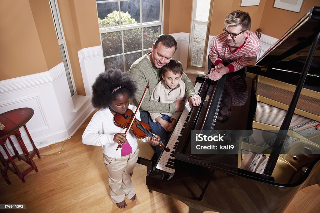 Menina a tocar violino - Royalty-free Violino Foto de stock