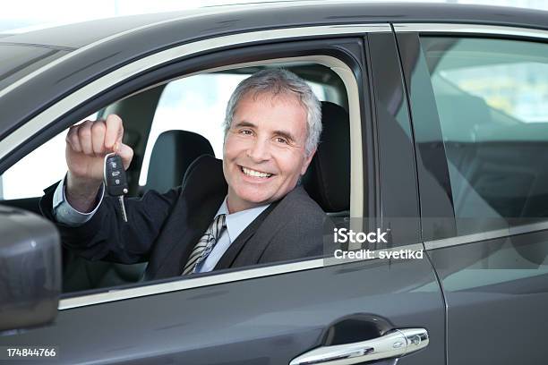 성인 남성의 구매 자동차모드 남자 사업가에 대한 스톡 사진 및 기타 이미지 - 남자 사업가, 자동차 열쇠, 50-59세