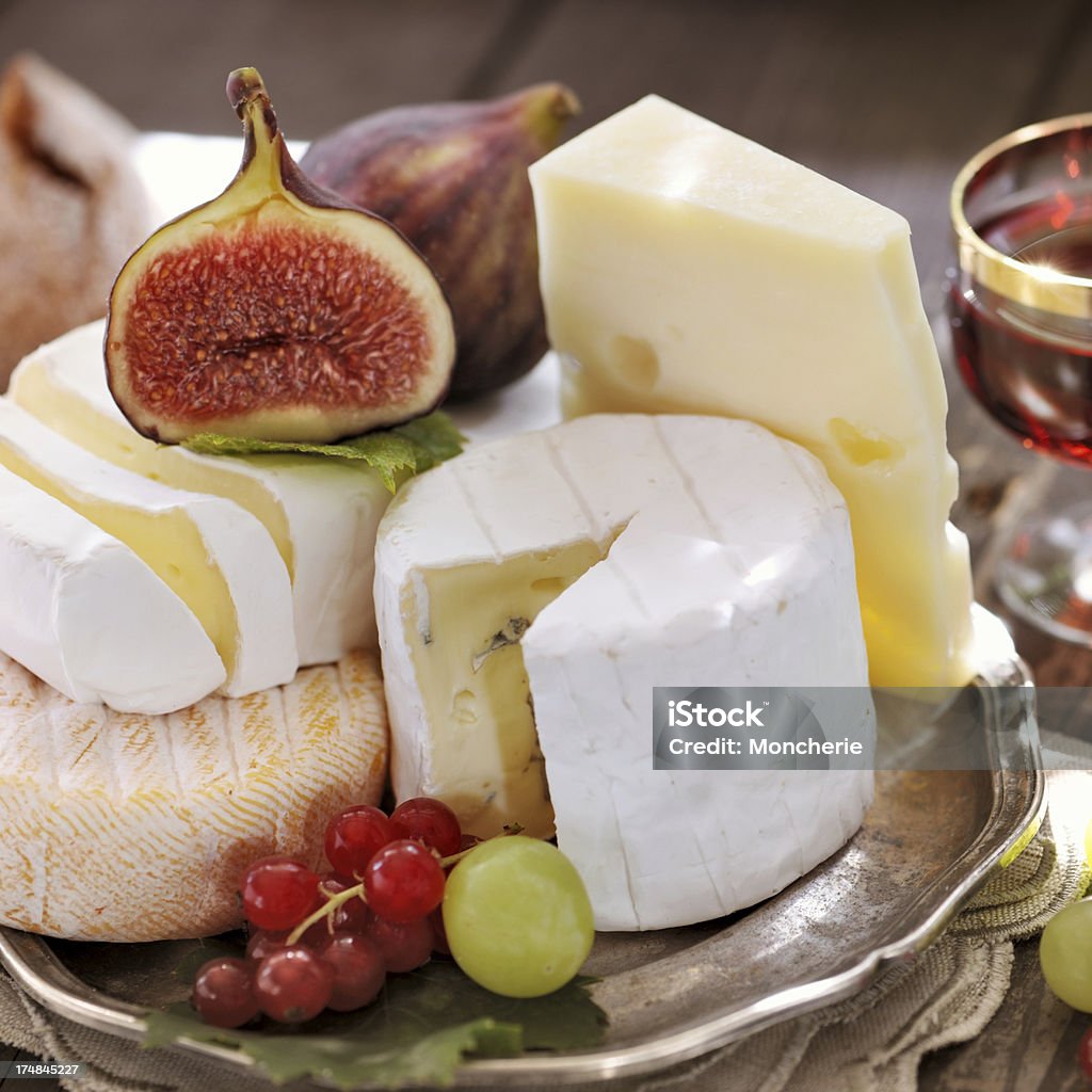 Piatto di formaggi - Foto stock royalty-free di Ambientazione interna